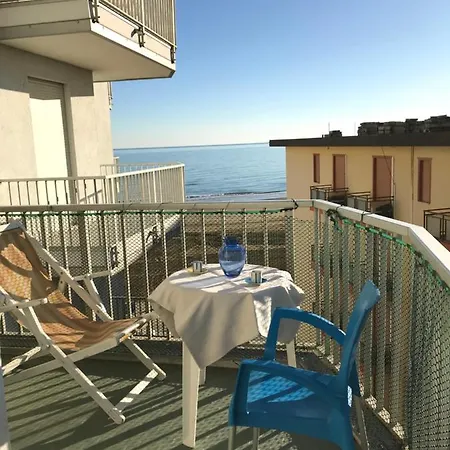 Apartment Fronte Mare Marine 1 Lido Carraro Immobiliare